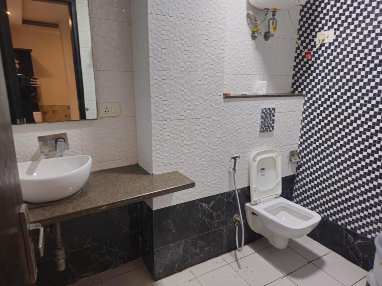 A Family Luxury Near Igi Airport Hotel New Delhi